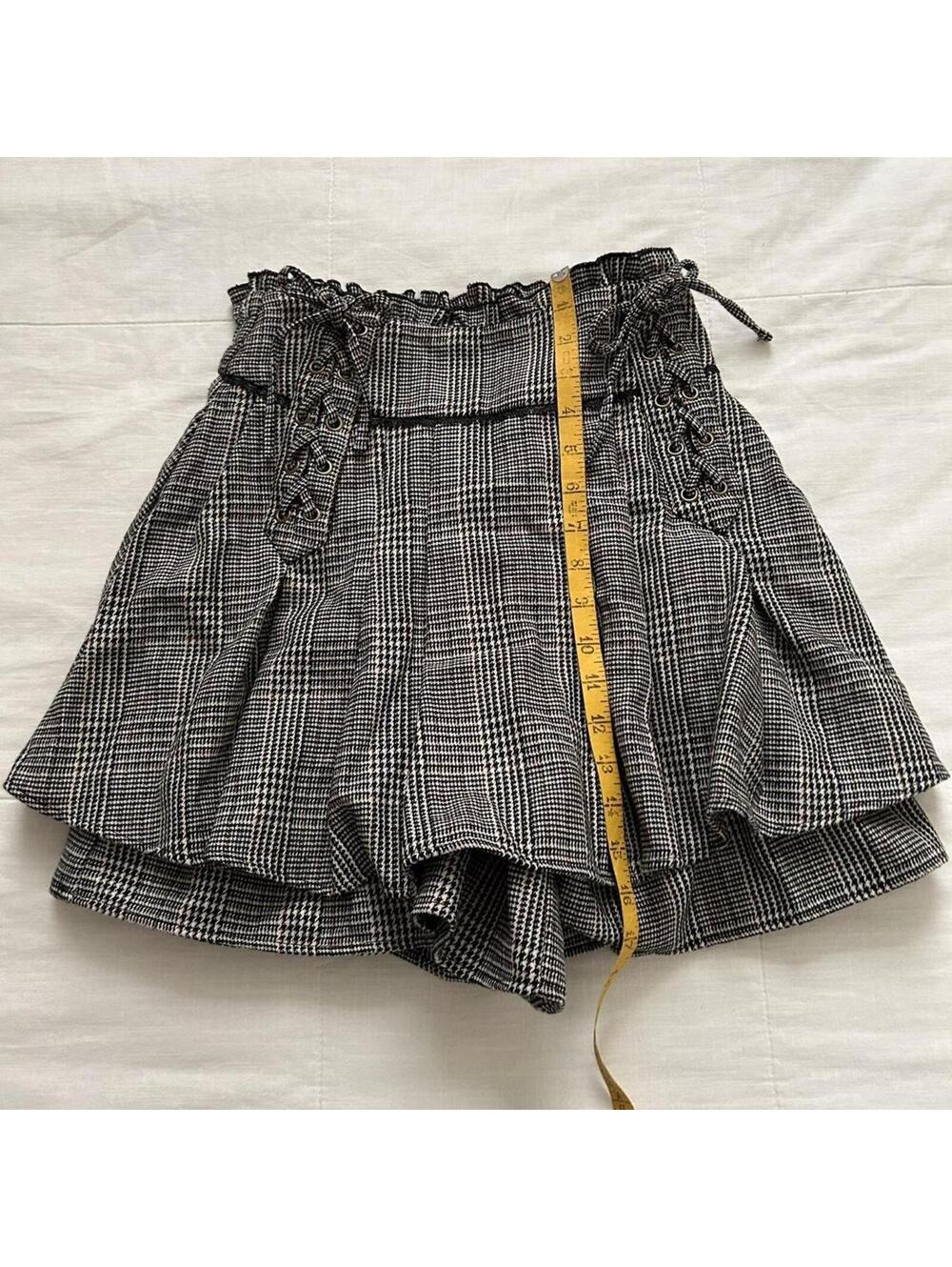 Axes Femme black & white plaid mini skirt look shorts ruffles and lace-up detail - Picture 6 of 7